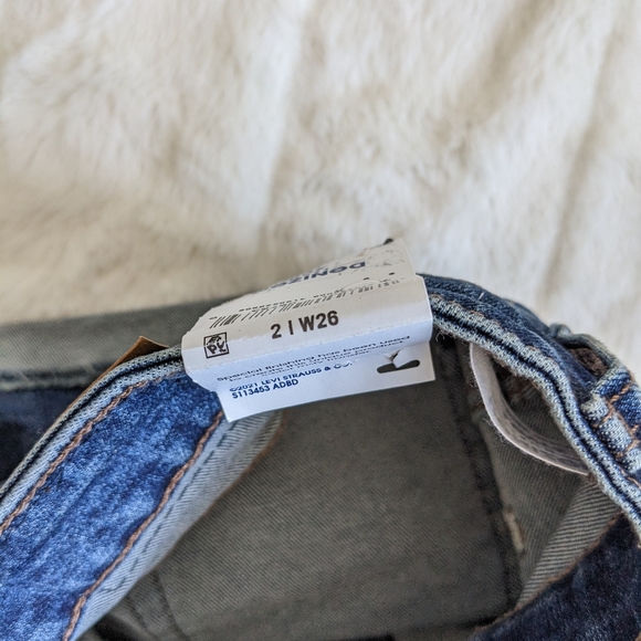 Levi's Denizen Mid Rise Denim Shorts Size 2 - Picture 8 of 8